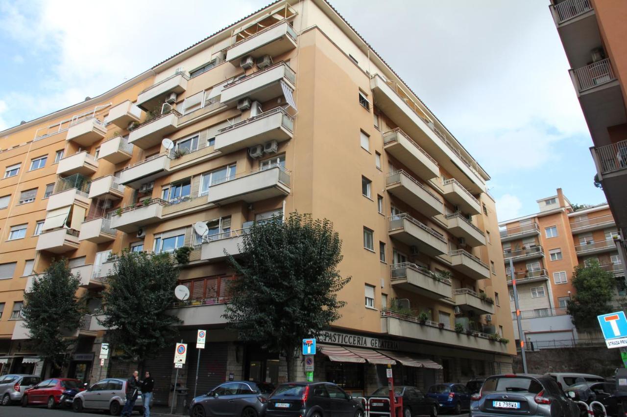Le Piazze Di Roma Sweet Apartment Bagian luar foto