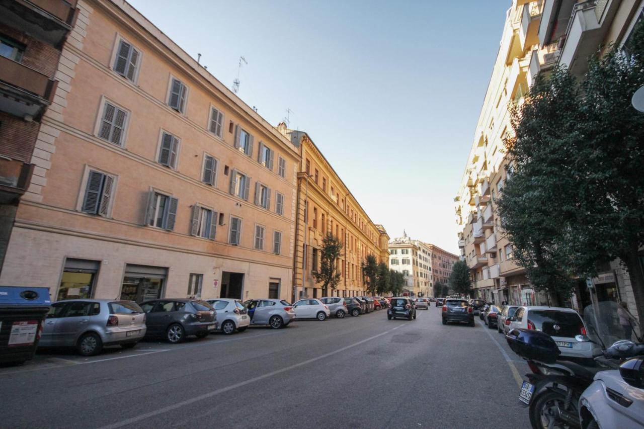 Le Piazze Di Roma Sweet Apartment Bagian luar foto